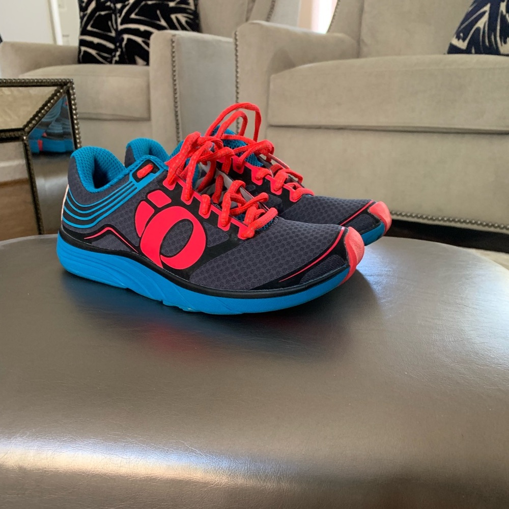 Pearl Izumi Women Sneakers